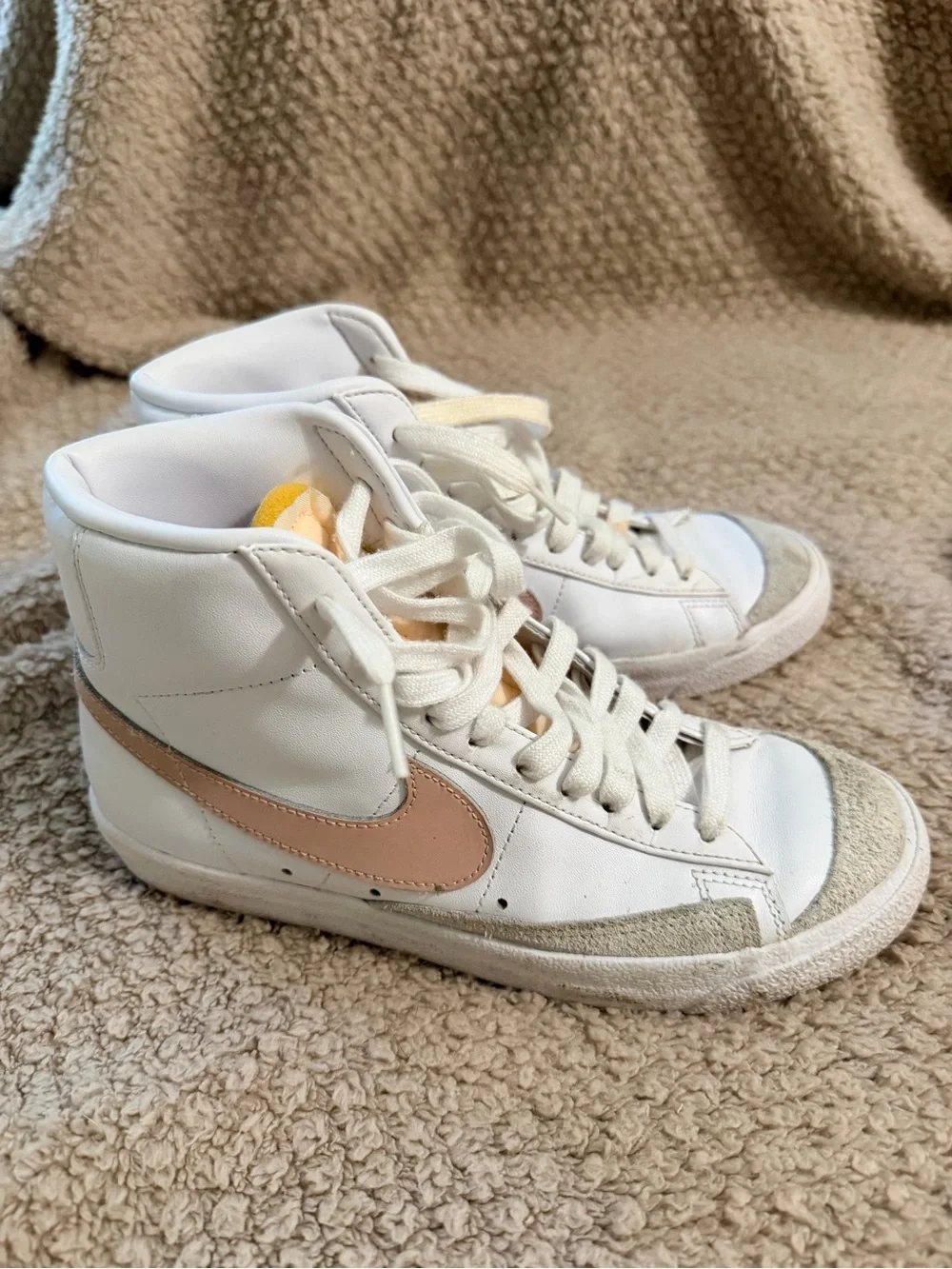 Nike Blazer Mid White Pink Women’s Size 7